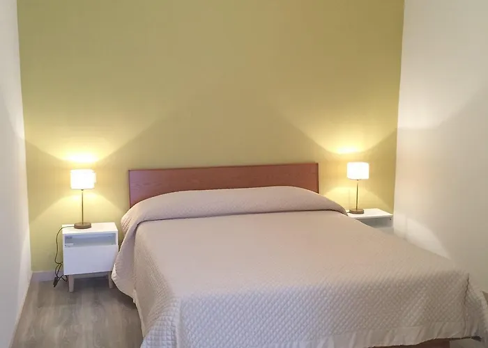 Apartament Centro Grande - Spacious Near Spanish Steps, Sleeps Up To 6 Guests By Locappart