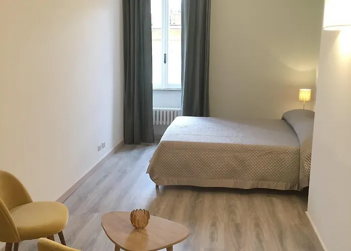 Centro Grande - Spacious Near Spanish Steps, Sleeps Up To 6 Guests By Locappart Rzym