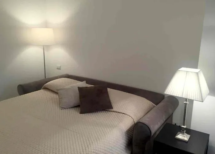 Centro Grande - Spacious Near Spanish Steps, Sleeps Up To 6 Guests By Locappart Apartament *