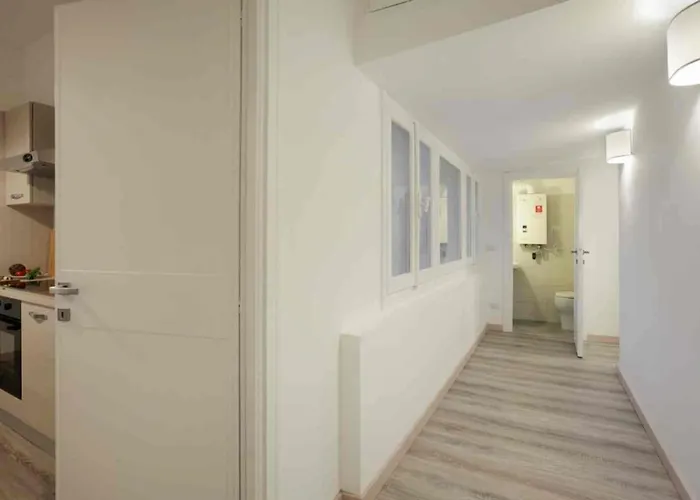 דירה Centro Grande - Spacious Near Spanish Steps, Sleeps Up To 6 Guests By Locappart *