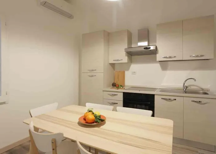 Centro Grande - Spacious Near Spanish Steps, Sleeps Up To 6 Guests By Locappart Apartament